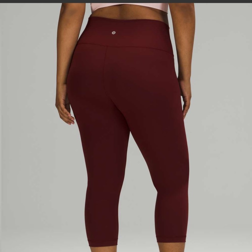 Lululemon Wunder Under High-Rise Crop21” in Red Merlot sample piece